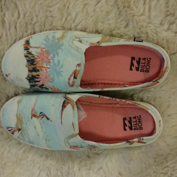 Pre-owned Billabong casual slip-on sneaker. - Picture 4 of 4